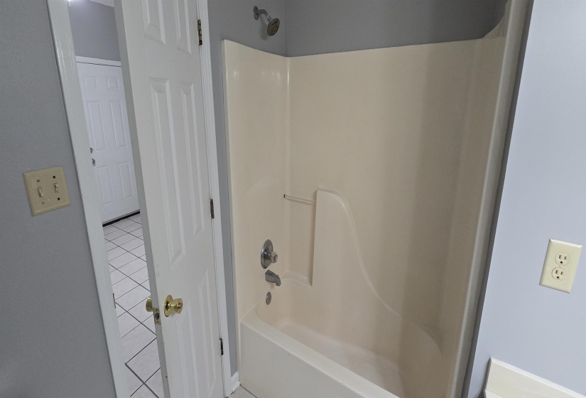 6761 WHITTEN PINE DR, Memphis, Tennessee 38134, 3 Bedroom Bedrooms, 3 Room Rooms,2 BathroomBathrooms,Rental Properties,For Sale,WHITTEN PINE,0,10228791