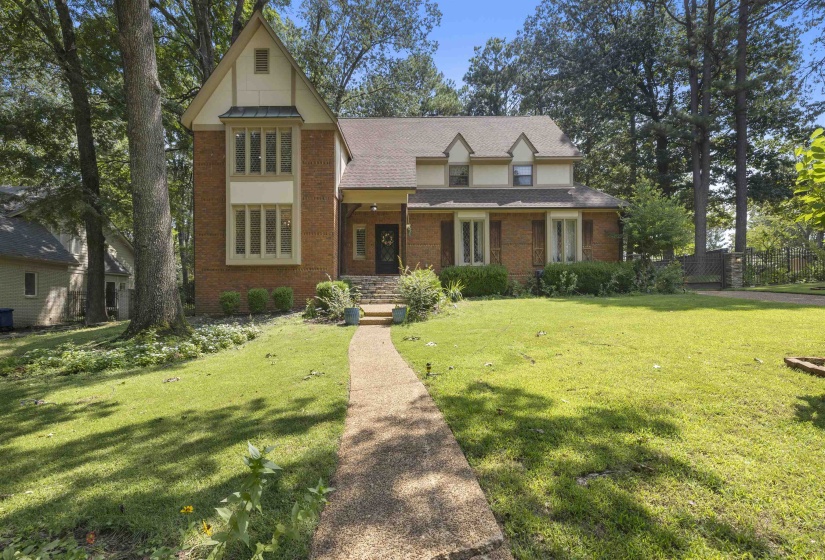 3060 TOWERING PINES CV, Germantown, Tennessee 38138, 4 Bedroom Bedrooms, 9 Room Rooms,3.1 BathroomBathrooms,Residential,For Sale,TOWERING PINES,0,10228612