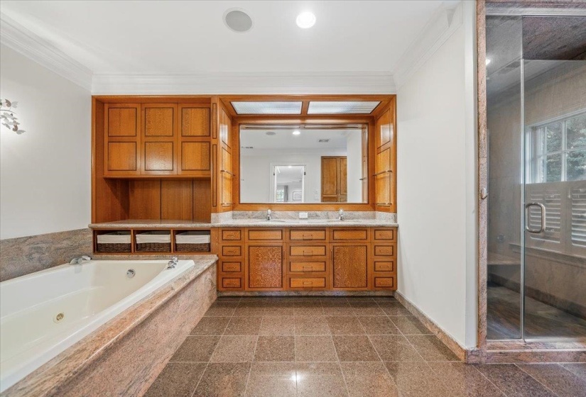 188 GALLOWAY DR, Memphis, Tennessee 38111, 5 Bedroom Bedrooms, 14 Room Rooms,4.1 BathroomBathrooms,Residential,For Sale,GALLOWAY,0,10228749