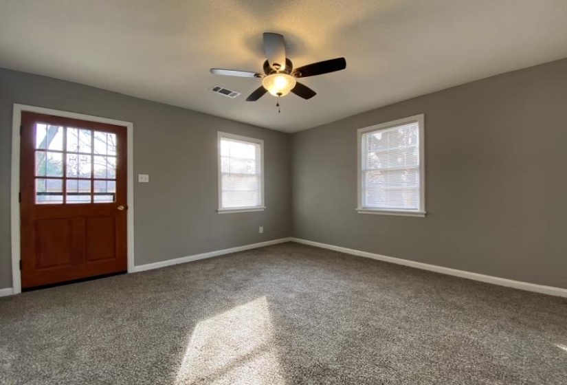 402 JACKLYN AVE, Memphis, Tennessee 38106, 3 Bedroom Bedrooms, 5 Room Rooms,1 BathroomBathrooms,Residential,For Sale,JACKLYN,0,10228751