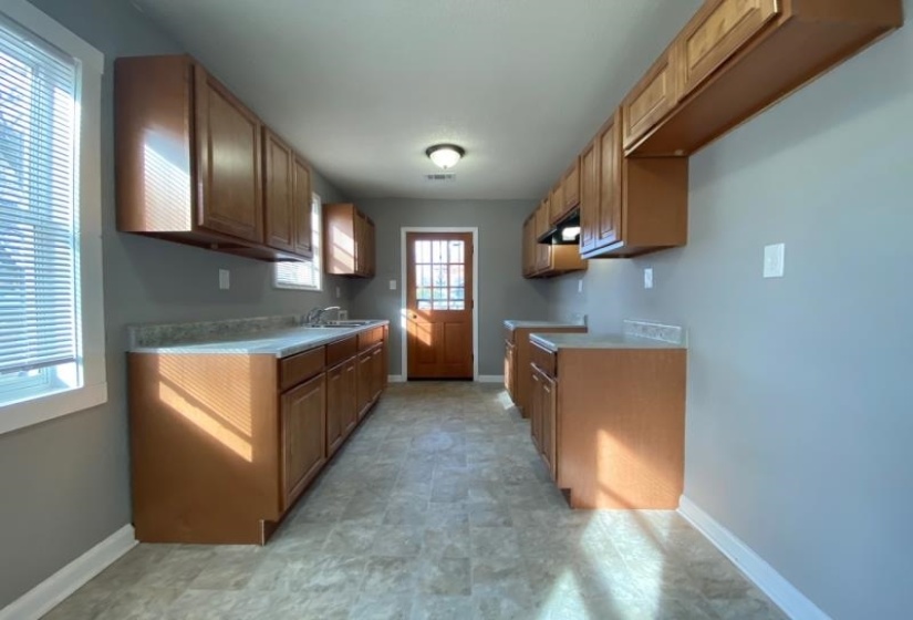 402 JACKLYN AVE, Memphis, Tennessee 38106, 3 Bedroom Bedrooms, 5 Room Rooms,1 BathroomBathrooms,Residential,For Sale,JACKLYN,0,10228751