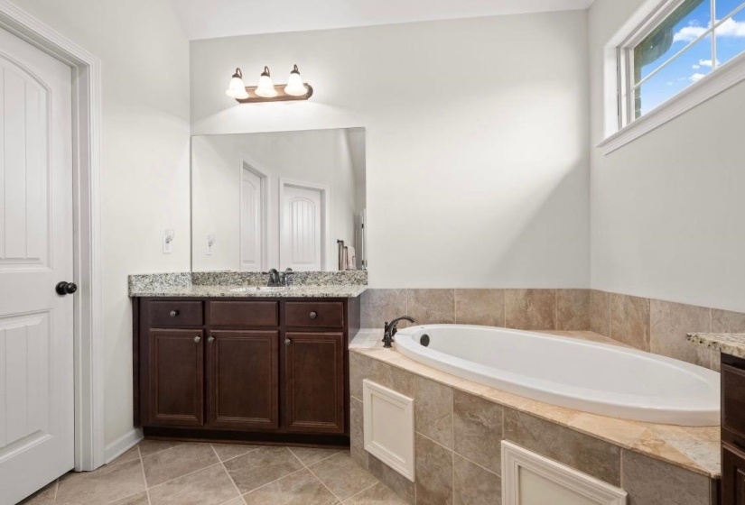 20 MISTY WOOD CV, Oakland, Tennessee 38060, 3 Bedroom Bedrooms, 6 Room Rooms,2 BathroomBathrooms,Residential,For Sale,MISTY WOOD,0,10228753