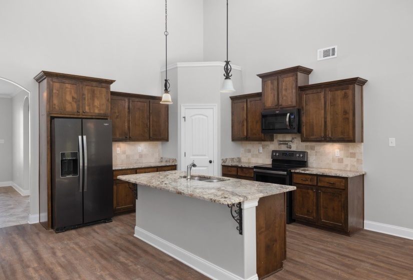 102 ABERDEEN DR, Munford, Tennessee 38058, 4 Bedroom Bedrooms, 4 Room Rooms,3 BathroomBathrooms,Residential,For Sale,ABERDEEN,0,10228755