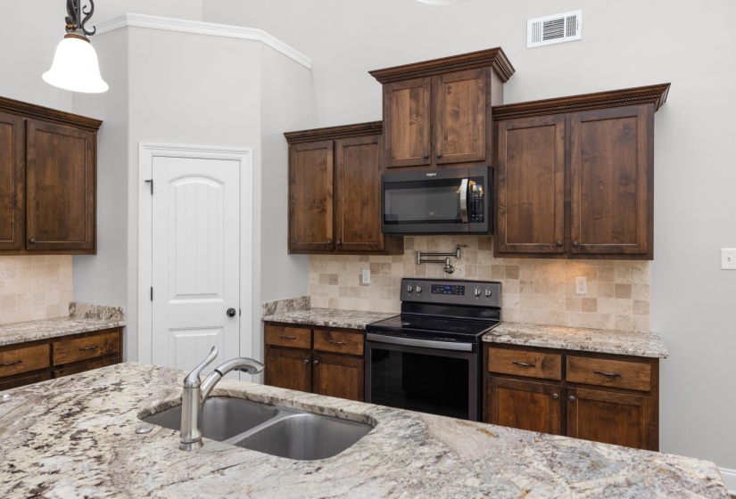 102 ABERDEEN DR, Munford, Tennessee 38058, 4 Bedroom Bedrooms, 4 Room Rooms,3 BathroomBathrooms,Residential,For Sale,ABERDEEN,0,10228755