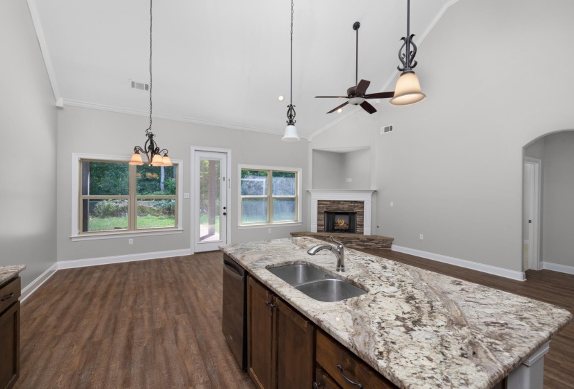 102 ABERDEEN DR, Munford, Tennessee 38058, 4 Bedroom Bedrooms, 4 Room Rooms,3 BathroomBathrooms,Residential,For Sale,ABERDEEN,0,10228755