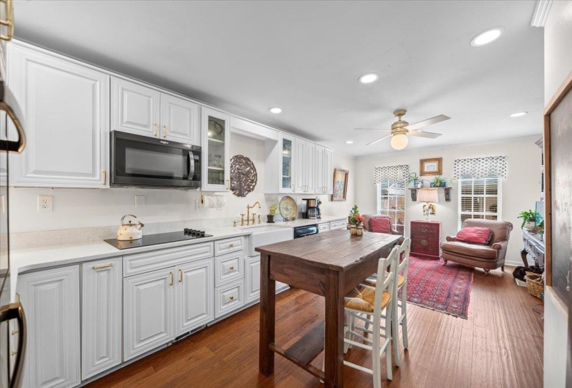 6946 AMBERLY RD, Memphis, Tennessee 38119, 3 Bedroom Bedrooms, 7 Room Rooms,2.1 BathroomBathrooms,Residential,For Sale,AMBERLY,0,10228761