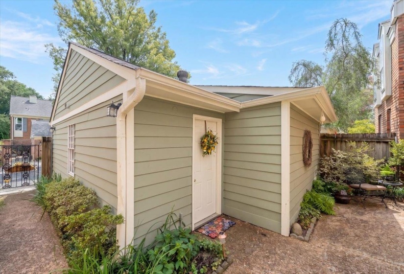6946 AMBERLY RD, Memphis, Tennessee 38119, 3 Bedroom Bedrooms, 7 Room Rooms,2.1 BathroomBathrooms,Residential,For Sale,AMBERLY,0,10228761