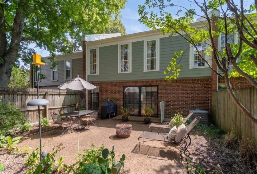 6946 AMBERLY RD, Memphis, Tennessee 38119, 3 Bedroom Bedrooms, 7 Room Rooms,2.1 BathroomBathrooms,Residential,For Sale,AMBERLY,0,10228761