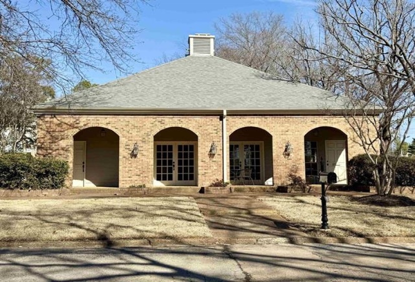 6946 AMBERLY RD, Memphis, Tennessee 38119, 3 Bedroom Bedrooms, 7 Room Rooms,2.1 BathroomBathrooms,Residential,For Sale,AMBERLY,0,10228761