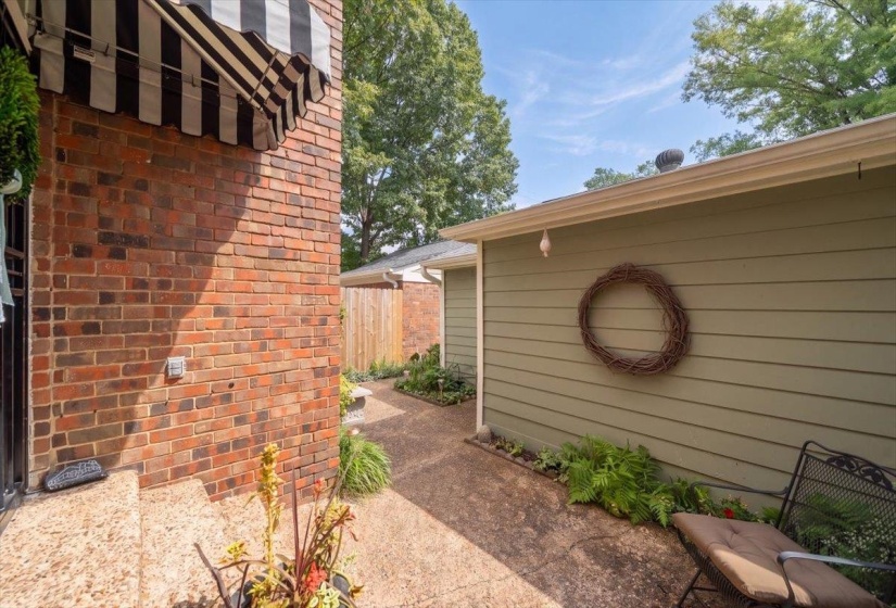 6946 AMBERLY RD, Memphis, Tennessee 38119, 3 Bedroom Bedrooms, 7 Room Rooms,2.1 BathroomBathrooms,Residential,For Sale,AMBERLY,0,10228761