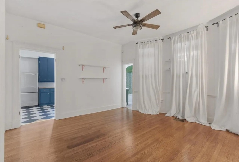 2282 CENTRAL AVE, Memphis, Tennessee 38104, 2 Bedroom Bedrooms, 13 Room Rooms,1.1 BathroomBathrooms,Residential,For Sale,CENTRAL,0,10228762