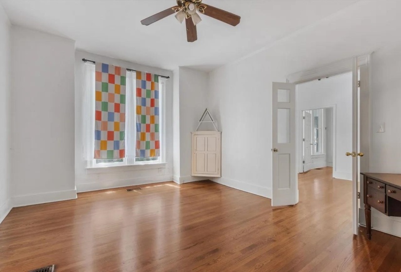 2282 CENTRAL AVE, Memphis, Tennessee 38104, 2 Bedroom Bedrooms, 13 Room Rooms,1.1 BathroomBathrooms,Residential,For Sale,CENTRAL,0,10228762
