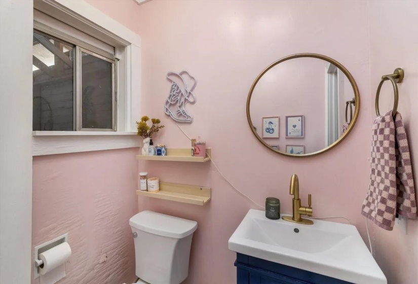 2282 CENTRAL AVE, Memphis, Tennessee 38104, 2 Bedroom Bedrooms, 13 Room Rooms,1.1 BathroomBathrooms,Residential,For Sale,CENTRAL,0,10228762