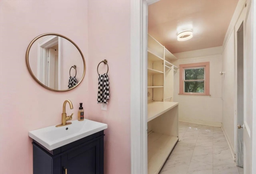 2282 CENTRAL AVE, Memphis, Tennessee 38104, 2 Bedroom Bedrooms, 13 Room Rooms,1.1 BathroomBathrooms,Residential,For Sale,CENTRAL,0,10228762