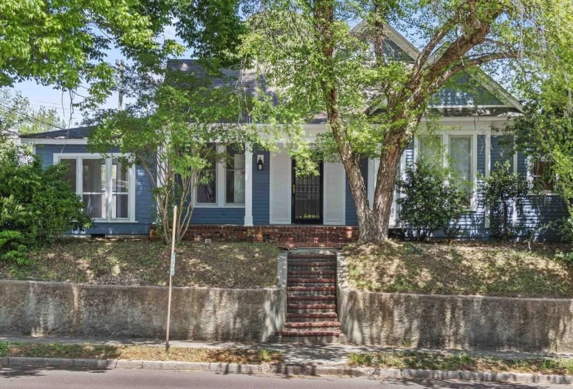 2282 CENTRAL AVE, Memphis, Tennessee 38104, 2 Bedroom Bedrooms, 13 Room Rooms,1.1 BathroomBathrooms,Residential,For Sale,CENTRAL,0,10228762