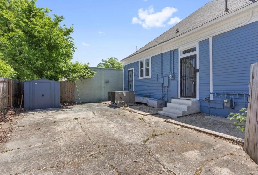 2282 CENTRAL AVE, Memphis, Tennessee 38104, 2 Bedroom Bedrooms, 13 Room Rooms,1.1 BathroomBathrooms,Residential,For Sale,CENTRAL,0,10228762