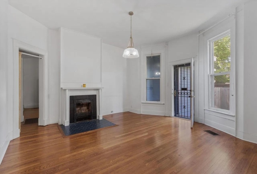 2282 CENTRAL AVE, Memphis, Tennessee 38104, 2 Bedroom Bedrooms, 13 Room Rooms,1.1 BathroomBathrooms,Residential,For Sale,CENTRAL,0,10228762