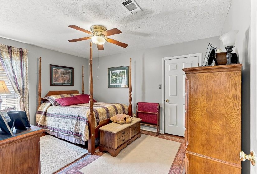 8784 RIVERWOOD FARMS PKY, Memphis, Tennessee 38016, 4 Bedroom Bedrooms, 10 Room Rooms,2.1 BathroomBathrooms,Residential,For Sale,RIVERWOOD FARMS,0,10228767