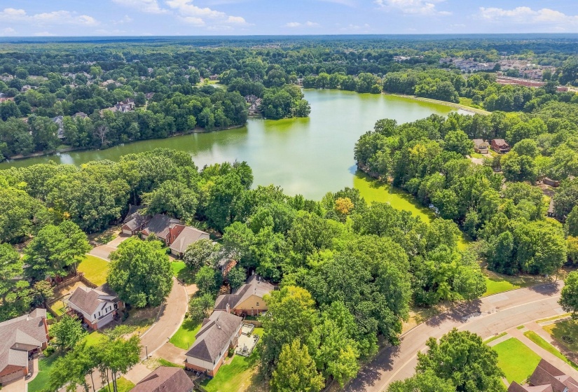 8784 RIVERWOOD FARMS PKY, Memphis, Tennessee 38016, 4 Bedroom Bedrooms, 10 Room Rooms,2.1 BathroomBathrooms,Residential,For Sale,RIVERWOOD FARMS,0,10228767
