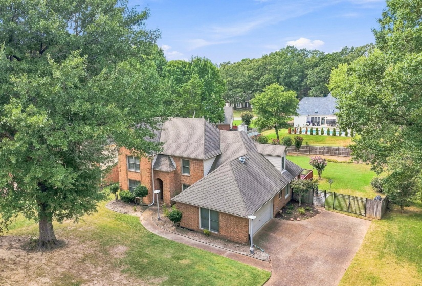 8784 RIVERWOOD FARMS PKY, Memphis, Tennessee 38016, 4 Bedroom Bedrooms, 10 Room Rooms,2.1 BathroomBathrooms,Residential,For Sale,RIVERWOOD FARMS,0,10228767