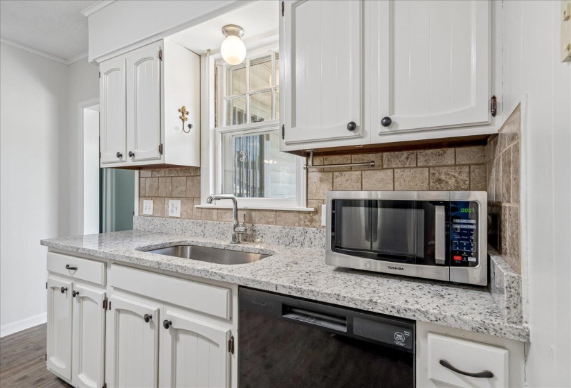 3640 SHIRLWOOD AVE, Memphis, Tennessee 38122, 3 Bedroom Bedrooms, 6 Room Rooms,2 BathroomBathrooms,Residential,For Sale,SHIRLWOOD,0,10228770