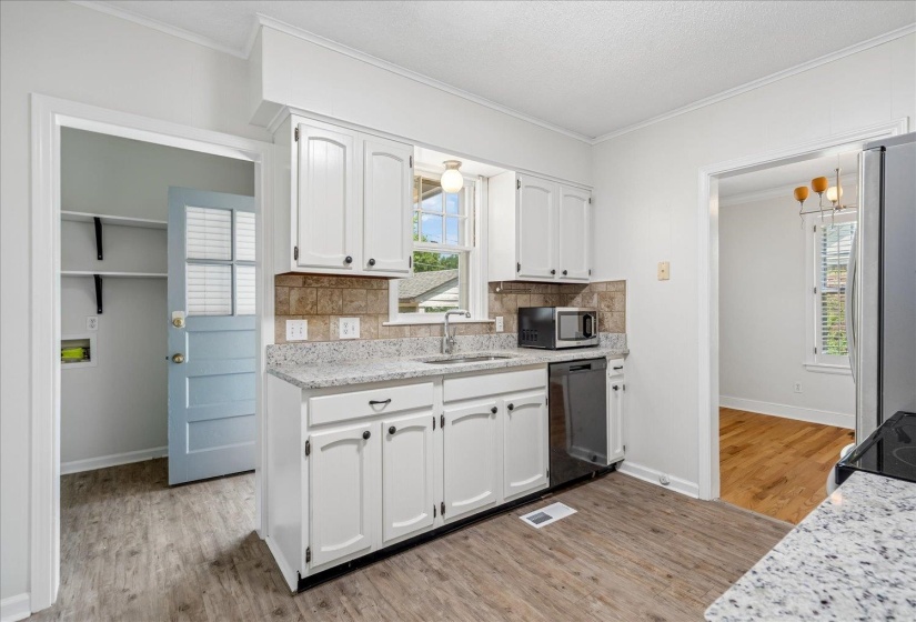 3640 SHIRLWOOD AVE, Memphis, Tennessee 38122, 3 Bedroom Bedrooms, 6 Room Rooms,2 BathroomBathrooms,Residential,For Sale,SHIRLWOOD,0,10228770