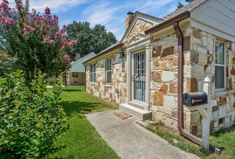 3640 SHIRLWOOD AVE, Memphis, Tennessee 38122, 3 Bedroom Bedrooms, 6 Room Rooms,2 BathroomBathrooms,Residential,For Sale,SHIRLWOOD,0,10228770