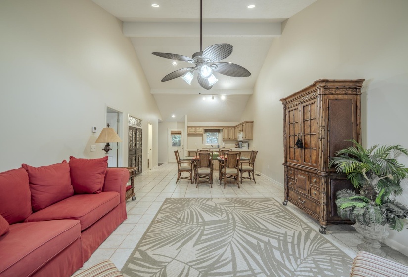 76 RED OAK PT, Savannah, Tennessee 38326, 3 Bedroom Bedrooms, 8 Room Rooms,2.2 BathroomBathrooms,Residential,For Sale,RED OAK,0,10228772