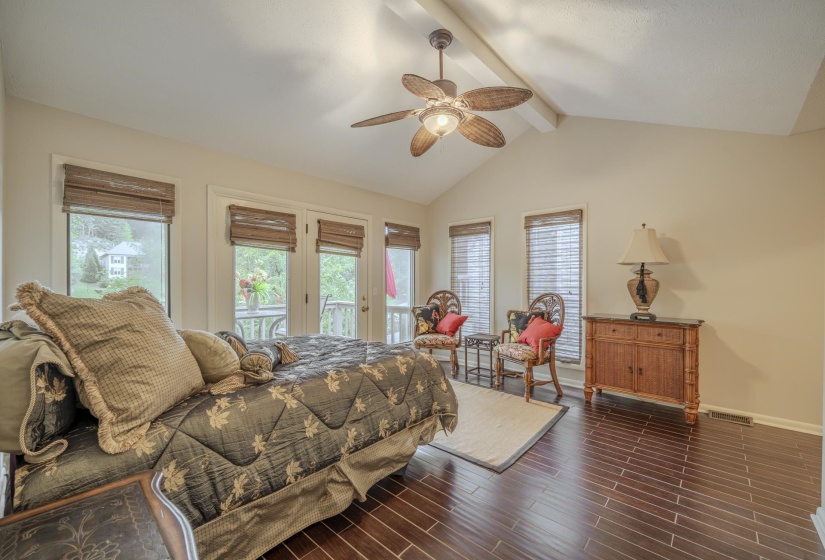 76 RED OAK PT, Savannah, Tennessee 38326, 3 Bedroom Bedrooms, 8 Room Rooms,2.2 BathroomBathrooms,Residential,For Sale,RED OAK,0,10228772