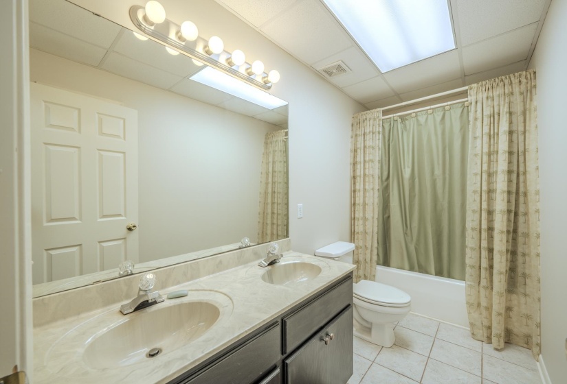 76 RED OAK PT, Savannah, Tennessee 38326, 3 Bedroom Bedrooms, 8 Room Rooms,2.2 BathroomBathrooms,Residential,For Sale,RED OAK,0,10228772