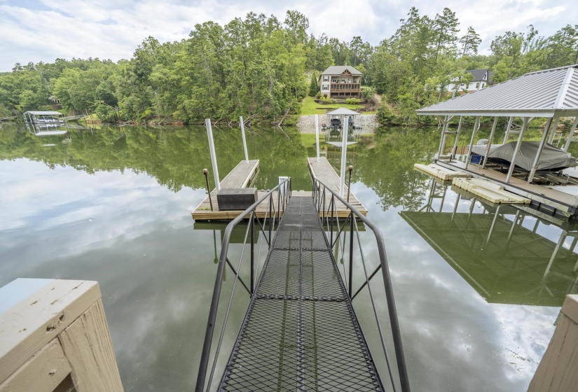 76 RED OAK PT, Savannah, Tennessee 38326, 3 Bedroom Bedrooms, 8 Room Rooms,2.2 BathroomBathrooms,Residential,For Sale,RED OAK,0,10228772