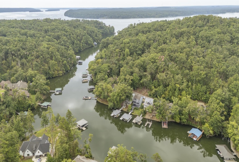 76 RED OAK PT, Savannah, Tennessee 38326, 3 Bedroom Bedrooms, 8 Room Rooms,2.2 BathroomBathrooms,Residential,For Sale,RED OAK,0,10228772