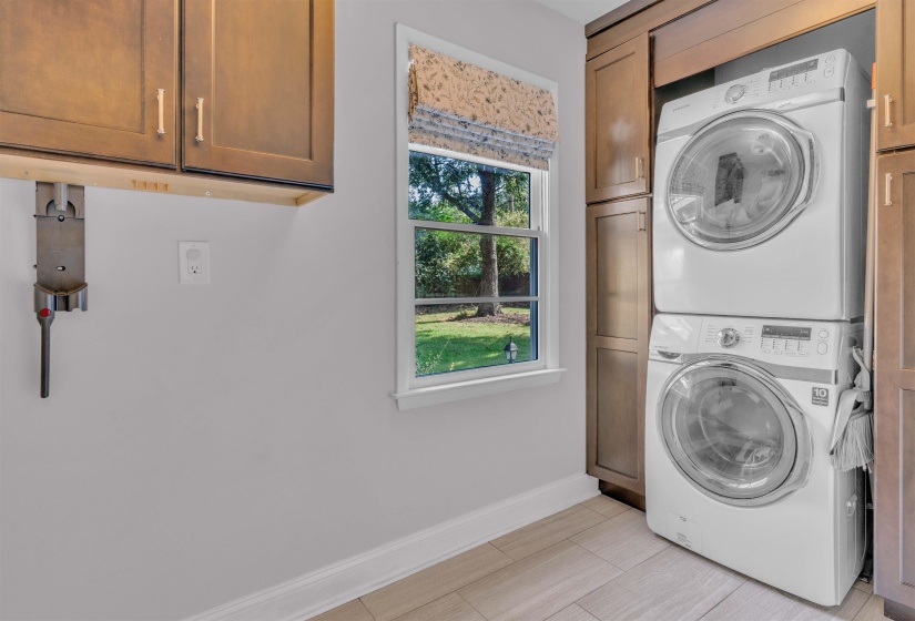 4988 FAIRFIELD CIR, Memphis, Tennessee 38117, 3 Bedroom Bedrooms, 6 Room Rooms,3 BathroomBathrooms,Residential,For Sale,FAIRFIELD,0,10228775