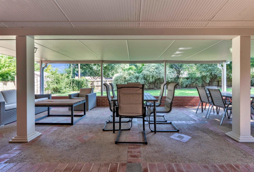 4988 FAIRFIELD CIR, Memphis, Tennessee 38117, 3 Bedroom Bedrooms, 6 Room Rooms,3 BathroomBathrooms,Residential,For Sale,FAIRFIELD,0,10228775