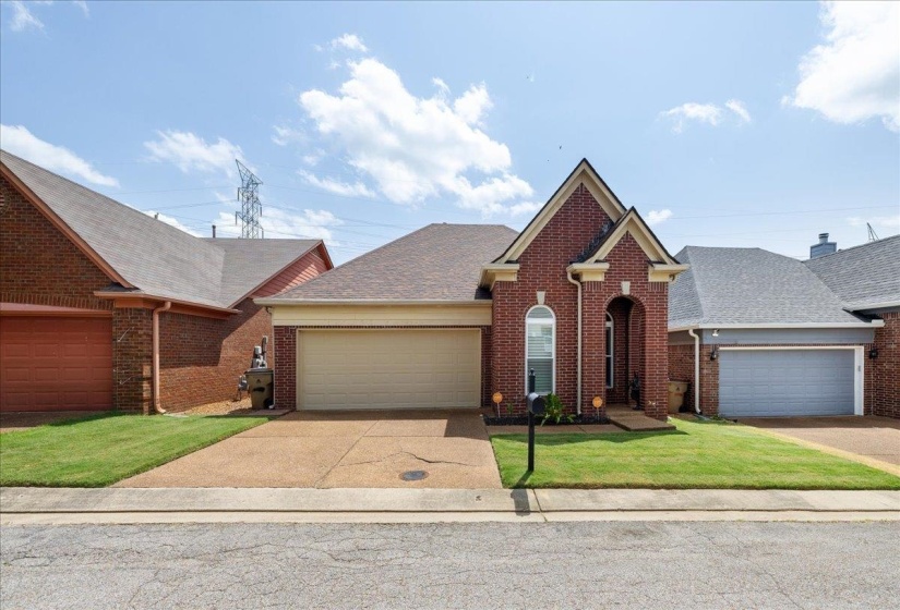 9123 BERRY GARDEN CIR, Memphis, Tennessee 38016, 3 Bedroom Bedrooms, 5 Room Rooms,2 BathroomBathrooms,Residential,For Sale,BERRY GARDEN,0,10228780