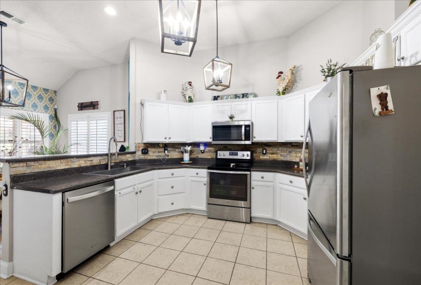 9123 BERRY GARDEN CIR, Memphis, Tennessee 38016, 3 Bedroom Bedrooms, 5 Room Rooms,2 BathroomBathrooms,Residential,For Sale,BERRY GARDEN,0,10228780