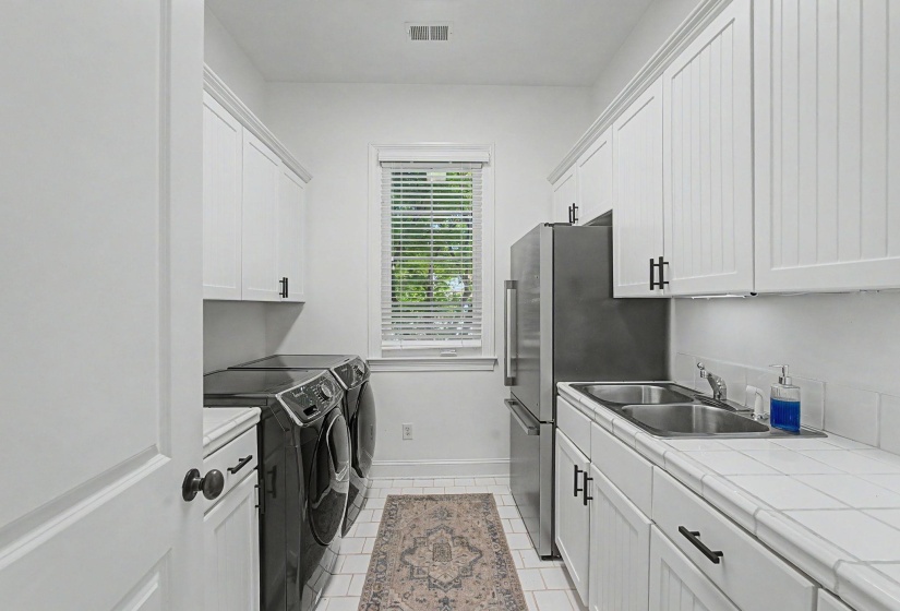 2428 BLACK WATER TRL, Memphis, Tennessee 38119, 4 Bedroom Bedrooms, 9 Room Rooms,4 BathroomBathrooms,Residential,For Sale,BLACK WATER,0,10228781
