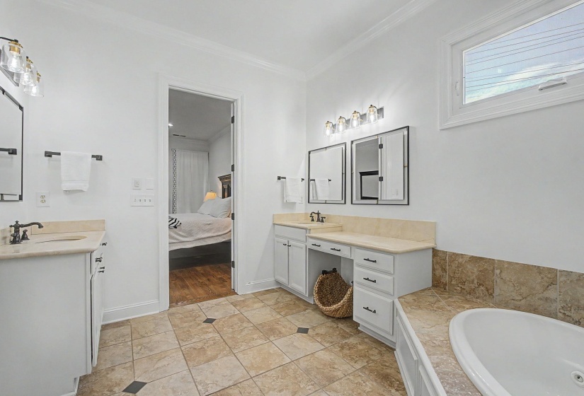 2428 BLACK WATER TRL, Memphis, Tennessee 38119, 4 Bedroom Bedrooms, 9 Room Rooms,4 BathroomBathrooms,Residential,For Sale,BLACK WATER,0,10228781