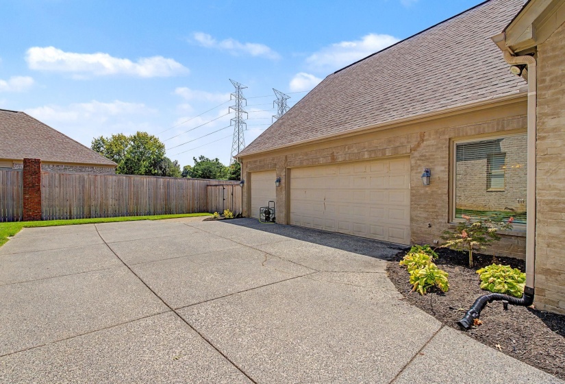 2428 BLACK WATER TRL, Memphis, Tennessee 38119, 4 Bedroom Bedrooms, 9 Room Rooms,4 BathroomBathrooms,Residential,For Sale,BLACK WATER,0,10228781