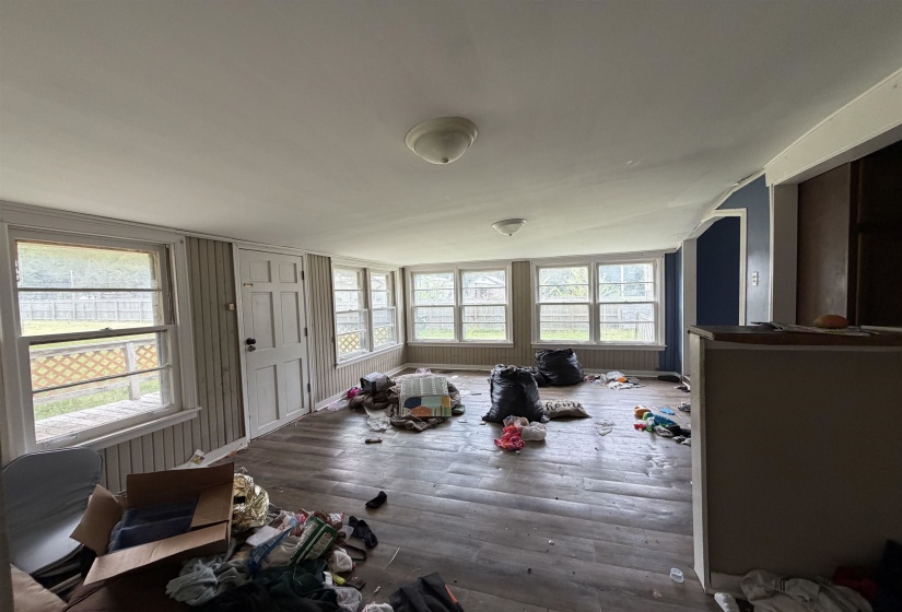 214 SYCAMORE RD, Collierville, Tennessee 38017, 3 Bedroom Bedrooms, 8 Room Rooms,2 BathroomBathrooms,Residential,For Sale,SYCAMORE,0,10228783
