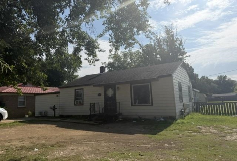 214 SYCAMORE RD, Collierville, Tennessee 38017, 3 Bedroom Bedrooms, 8 Room Rooms,2 BathroomBathrooms,Residential,For Sale,SYCAMORE,0,10228783