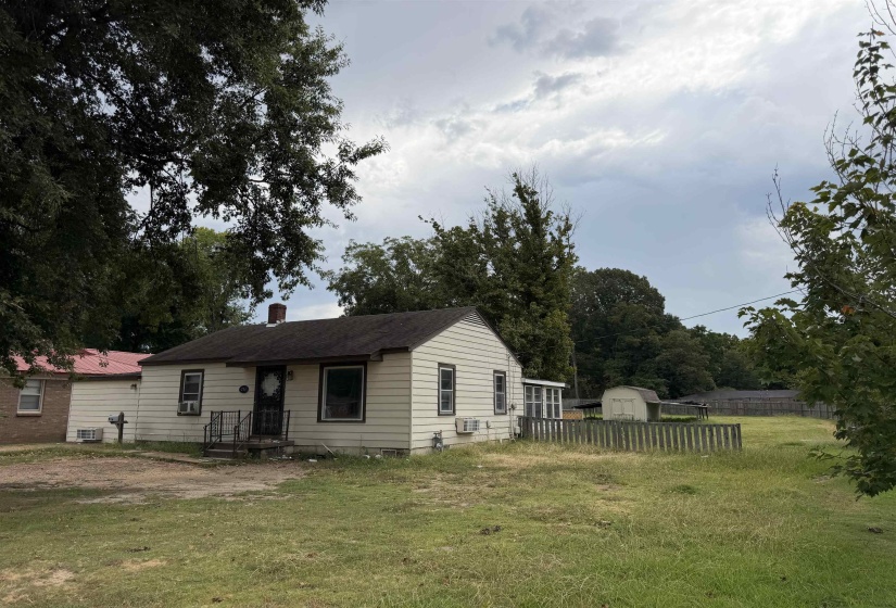 214 SYCAMORE RD, Collierville, Tennessee 38017, 3 Bedroom Bedrooms, 8 Room Rooms,2 BathroomBathrooms,Residential,For Sale,SYCAMORE,0,10228783