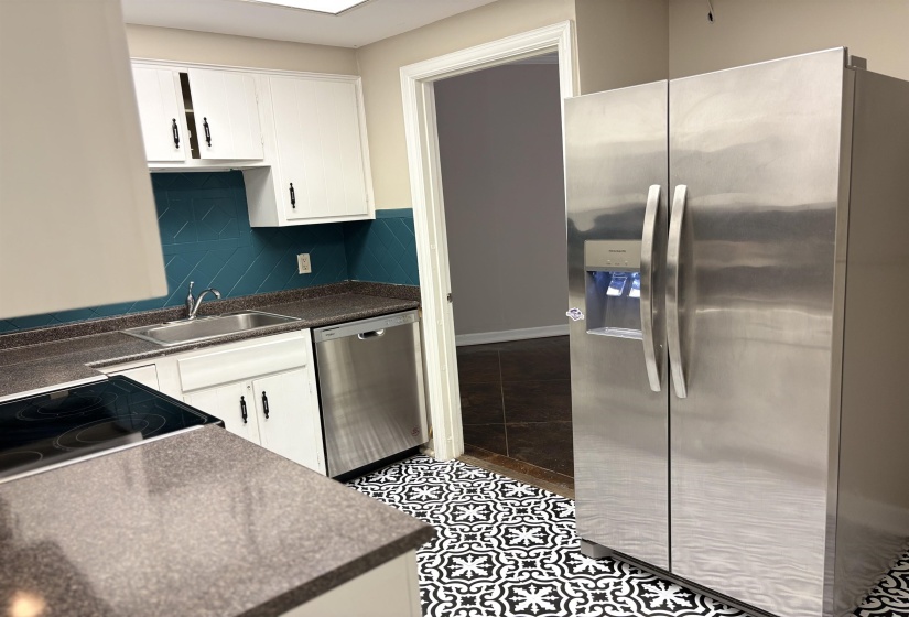 475 HIGHLAND ST, Memphis, Tennessee 38122, 1 Bedroom Bedrooms, 3 Room Rooms,1 BathroomBathrooms,Residential,For Sale,HIGHLAND,0,10228788