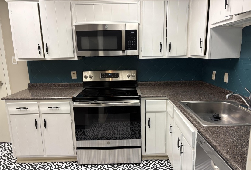 475 HIGHLAND ST, Memphis, Tennessee 38122, 1 Bedroom Bedrooms, 3 Room Rooms,1 BathroomBathrooms,Residential,For Sale,HIGHLAND,0,10228788