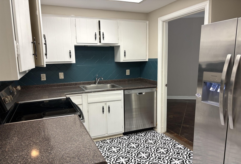 475 HIGHLAND ST, Memphis, Tennessee 38122, 1 Bedroom Bedrooms, 3 Room Rooms,1 BathroomBathrooms,Residential,For Sale,HIGHLAND,0,10228788