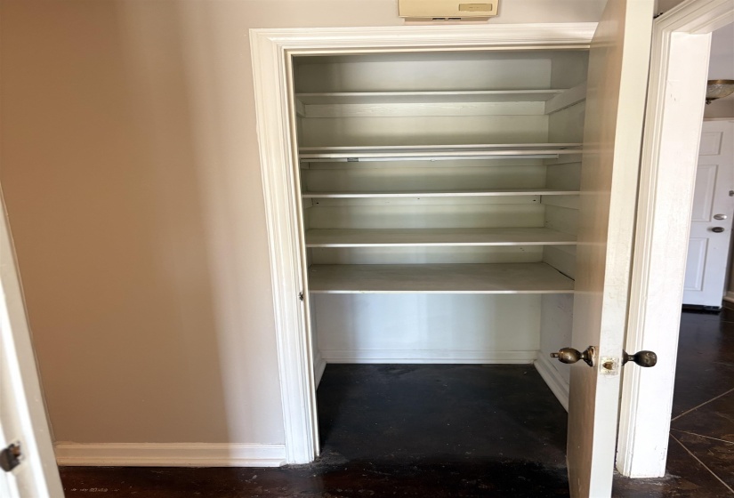 475 HIGHLAND ST, Memphis, Tennessee 38122, 1 Bedroom Bedrooms, 3 Room Rooms,1 BathroomBathrooms,Residential,For Sale,HIGHLAND,0,10228788