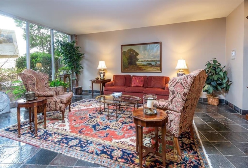 475 HIGHLAND ST, Memphis, Tennessee 38122, 1 Bedroom Bedrooms, 3 Room Rooms,1 BathroomBathrooms,Residential,For Sale,HIGHLAND,0,10228788