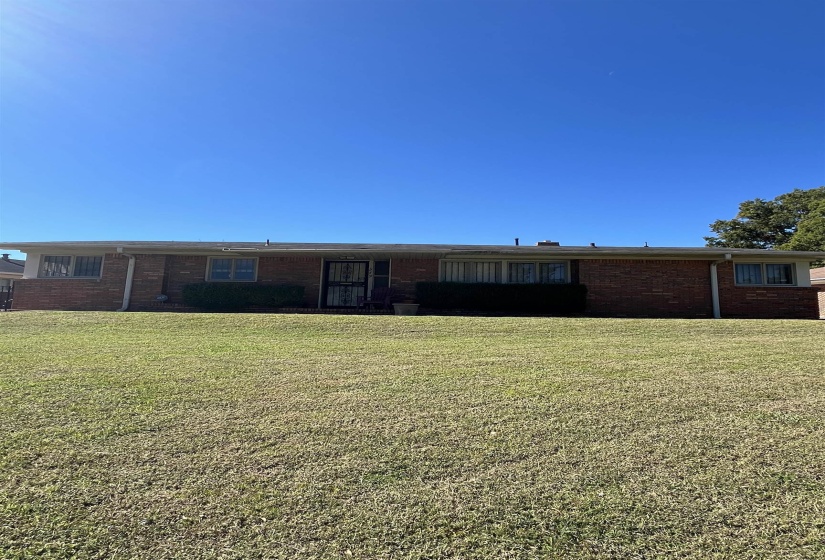 979 IDLEWILD ST, Memphis, Tennessee 38107, 4 Bedroom Bedrooms, 6 Room Rooms,2.2 BathroomBathrooms,Residential,For Sale,IDLEWILD,0,10228792