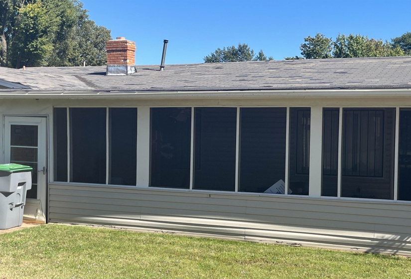 979 IDLEWILD ST, Memphis, Tennessee 38107, 4 Bedroom Bedrooms, 6 Room Rooms,2.2 BathroomBathrooms,Residential,For Sale,IDLEWILD,0,10228792