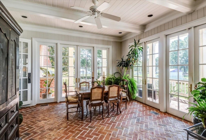 8789 CLUB LAKE CV, Memphis, Tennessee 38125, 5 Bedroom Bedrooms, 5 Room Rooms,5.1 BathroomBathrooms,Residential,For Sale,CLUB LAKE,0,10228685